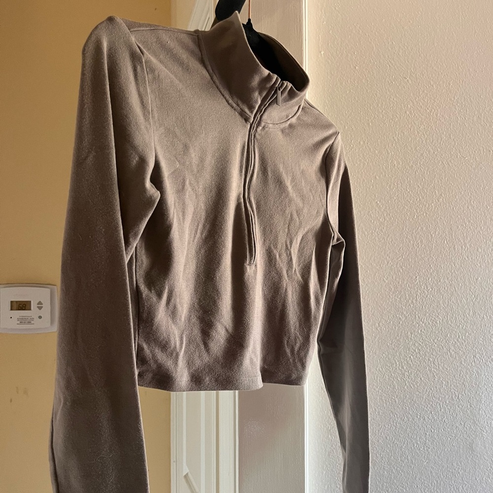 SUNDAY BEST CROP QUARTER ZIP